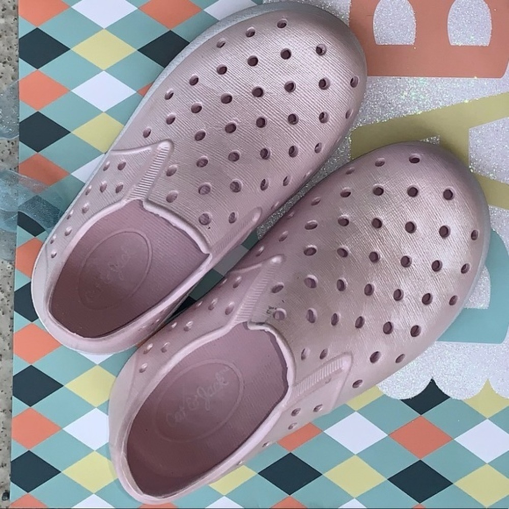 2 pairs Baby girl shoes.  Size 7‎ and newborn size - Picture 9 of 13